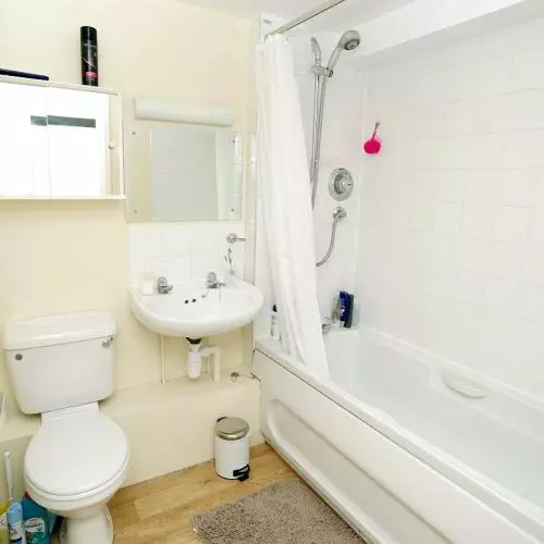 Summertown House North Block 1-bed  bathroom