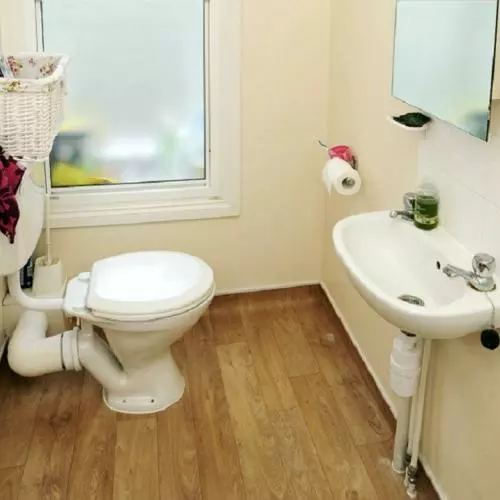 Walton Street 133 bathroom