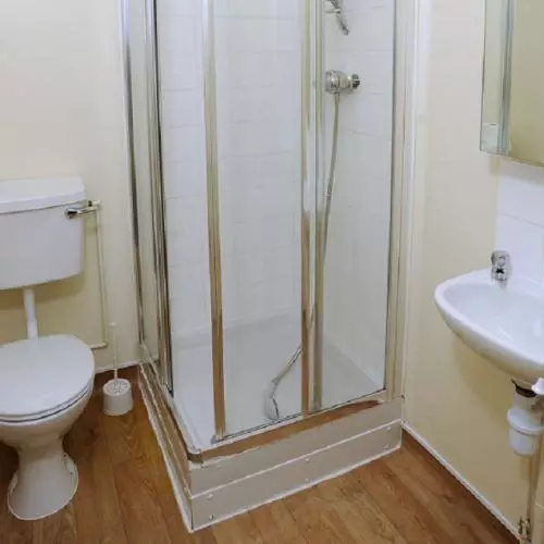 Walton Street 140 bathroom