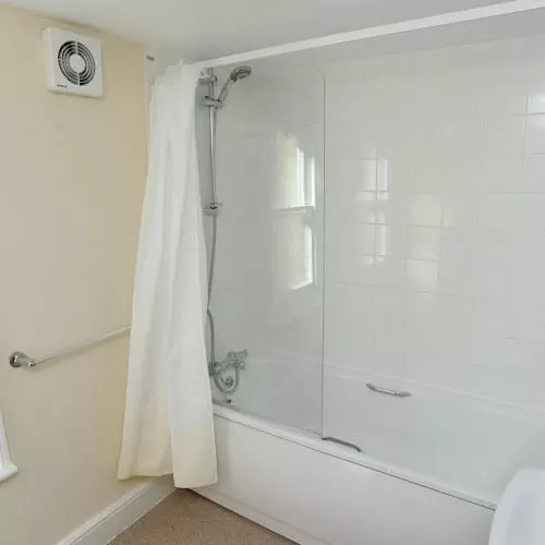 147 Walton Street bathroom